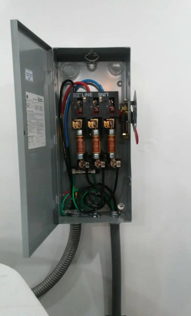 Three-phase disconnect switch installed for Smoke Detector Installation in Alloway